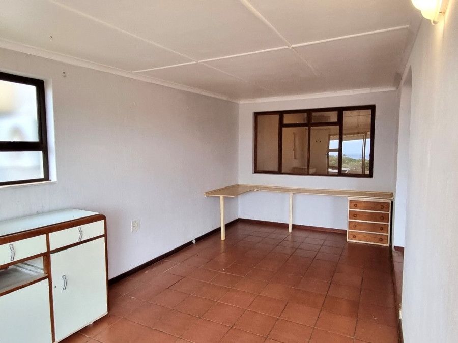 2 Bedroom Property for Sale in Port Edward KwaZulu-Natal