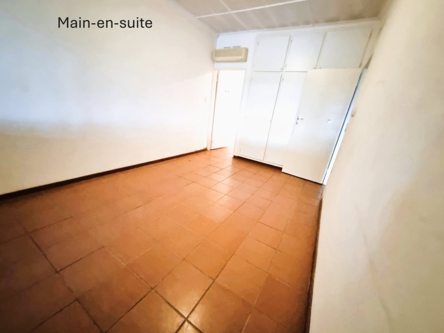 2 Bedroom Property for Sale in Port Edward KwaZulu-Natal