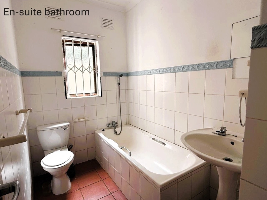 2 Bedroom Property for Sale in Port Edward KwaZulu-Natal