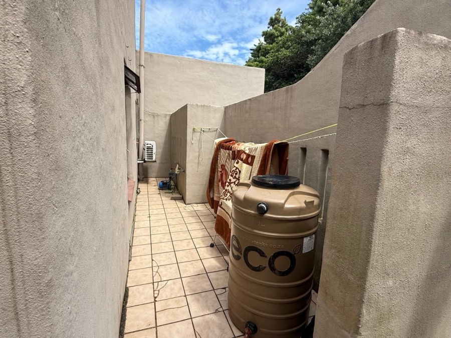 2 Bedroom Property for Sale in Port Edward KwaZulu-Natal