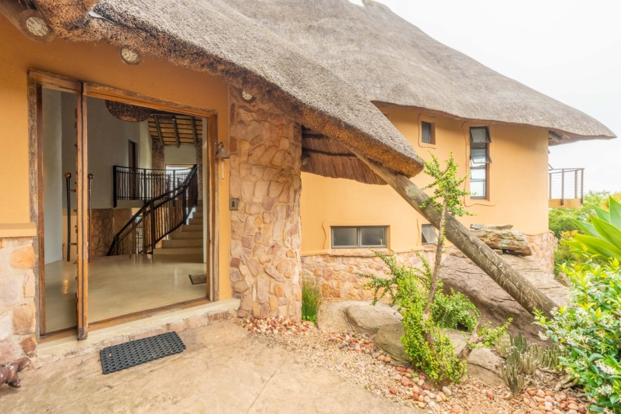 To Let 5 Bedroom Property for Rent in Phezulu KwaZulu-Natal