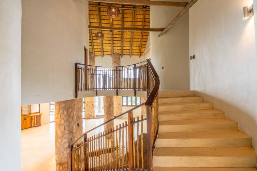 To Let 5 Bedroom Property for Rent in Phezulu KwaZulu-Natal