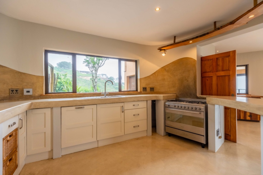 To Let 5 Bedroom Property for Rent in Phezulu KwaZulu-Natal