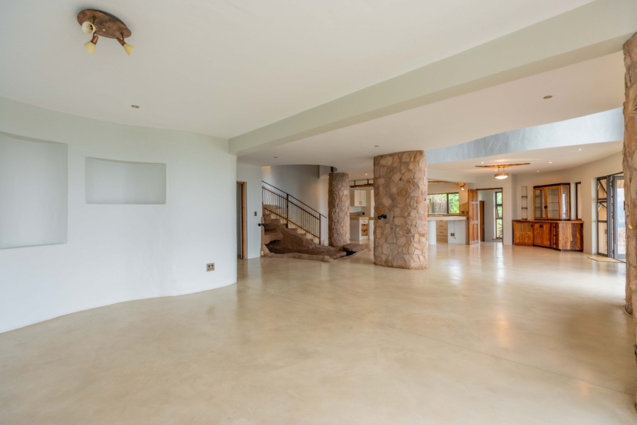 To Let 5 Bedroom Property for Rent in Phezulu KwaZulu-Natal