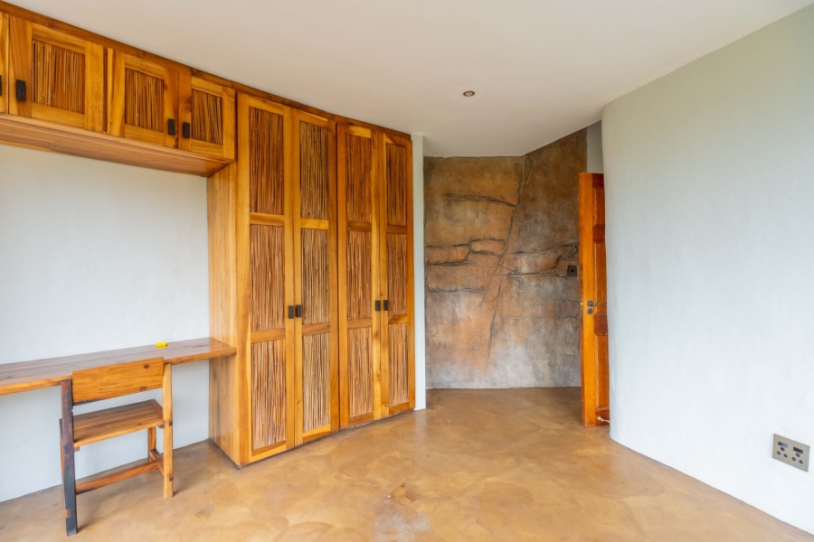 To Let 5 Bedroom Property for Rent in Phezulu KwaZulu-Natal