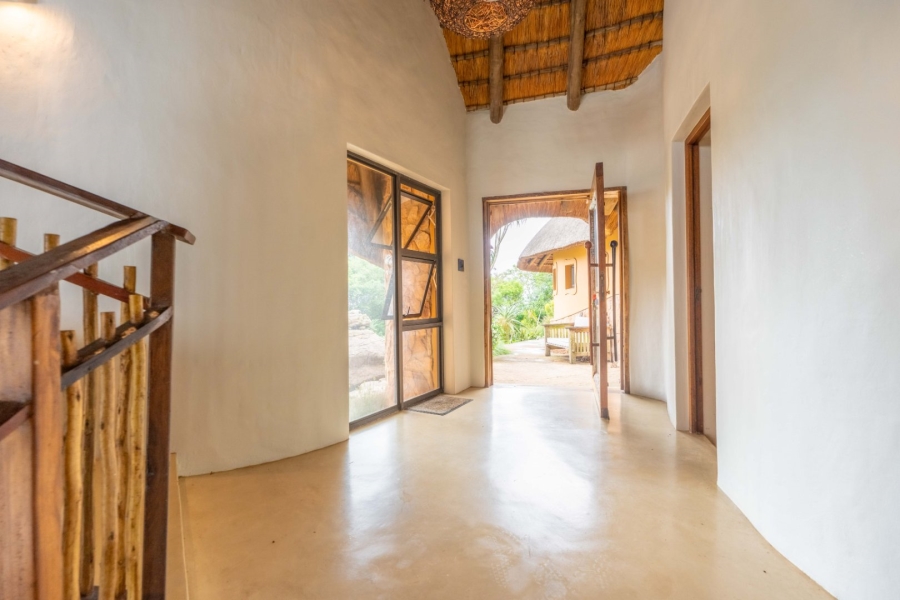 To Let 5 Bedroom Property for Rent in Phezulu KwaZulu-Natal