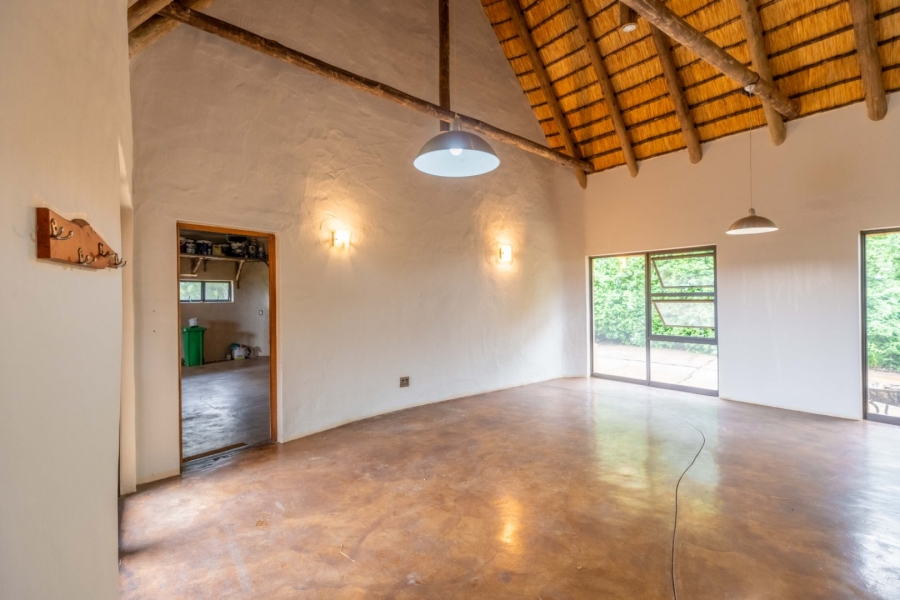 To Let 5 Bedroom Property for Rent in Phezulu KwaZulu-Natal