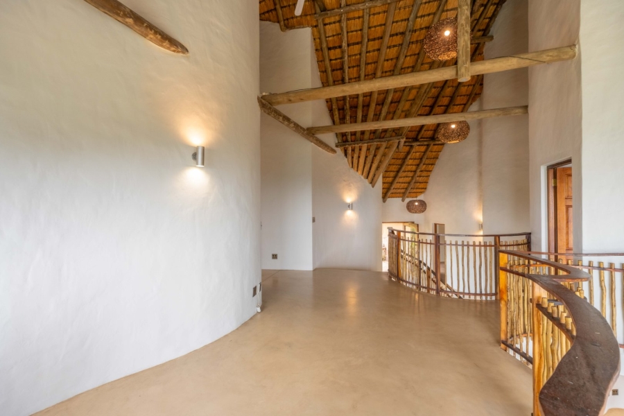 To Let 5 Bedroom Property for Rent in Phezulu KwaZulu-Natal