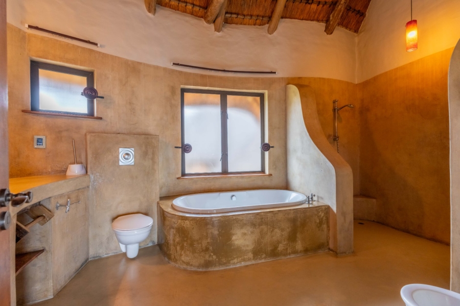 To Let 5 Bedroom Property for Rent in Phezulu KwaZulu-Natal