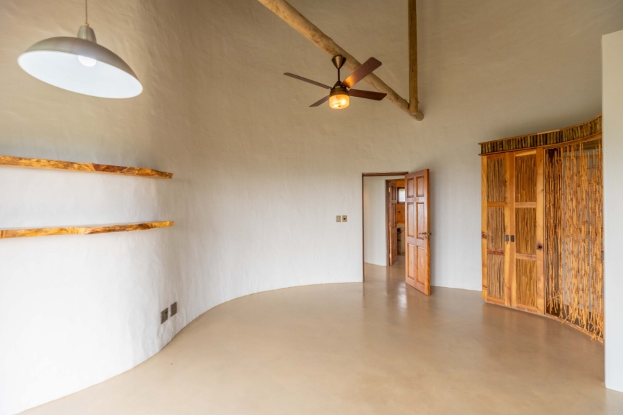 To Let 5 Bedroom Property for Rent in Phezulu KwaZulu-Natal