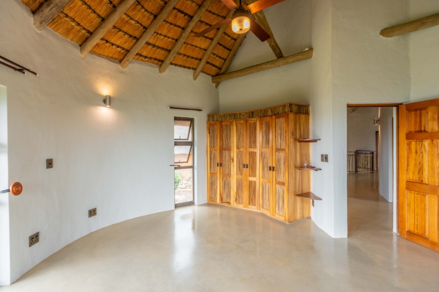 To Let 5 Bedroom Property for Rent in Phezulu KwaZulu-Natal