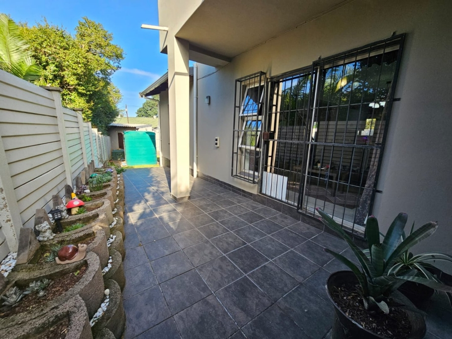 3 Bedroom Property for Sale in Umtentweni KwaZulu-Natal