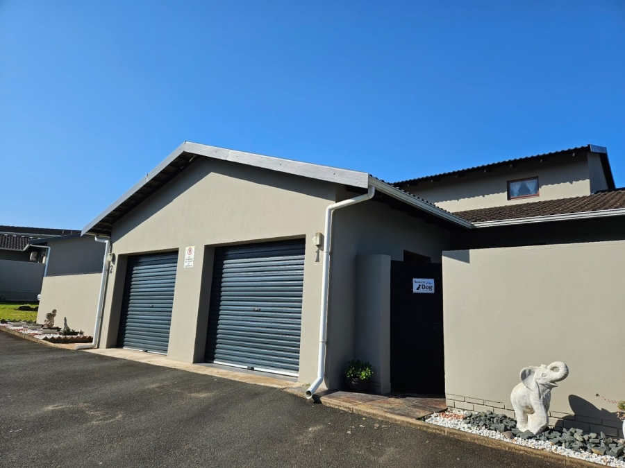 3 Bedroom Property for Sale in Umtentweni KwaZulu-Natal