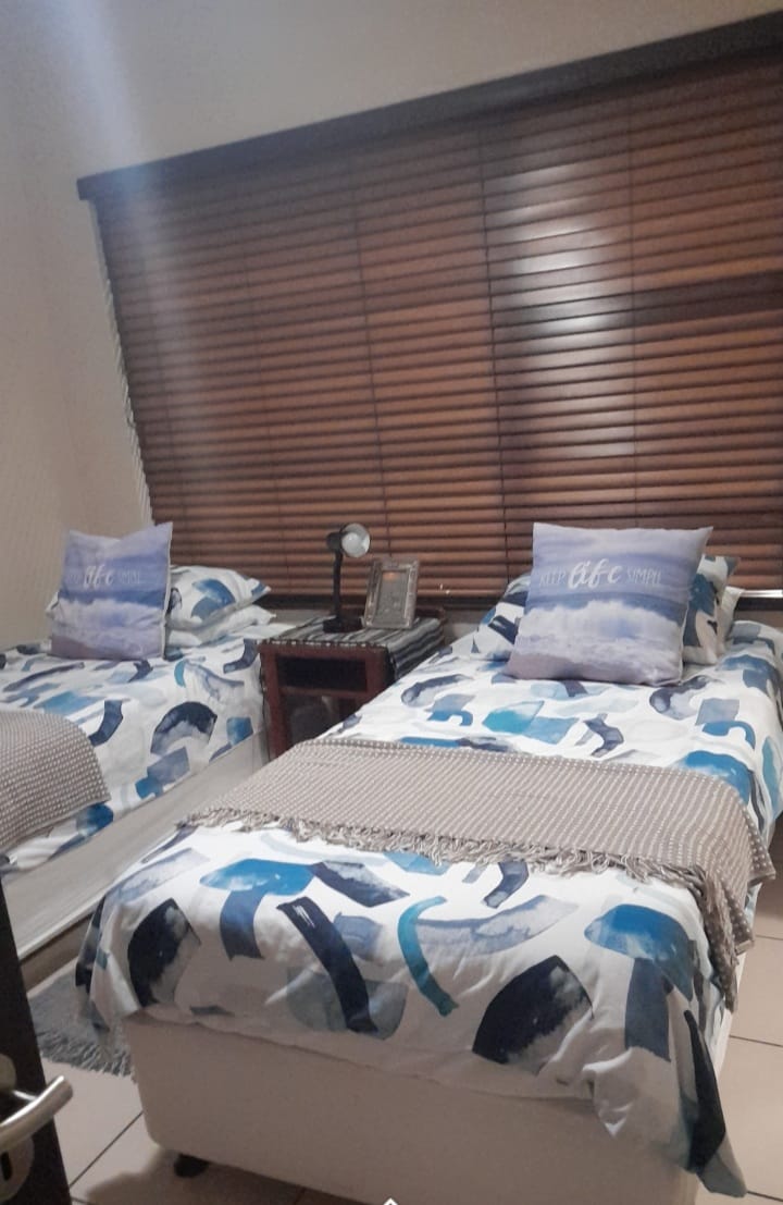 2 Bedroom Property for Sale in St Michaels On Sea KwaZulu-Natal