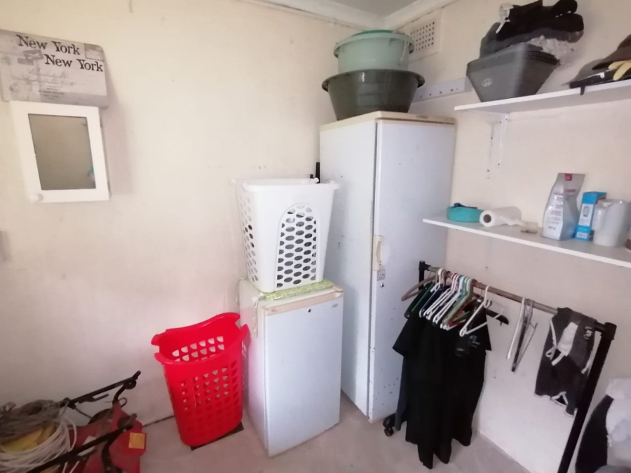 7 Bedroom Property for Sale in Shelly Beach KwaZulu-Natal