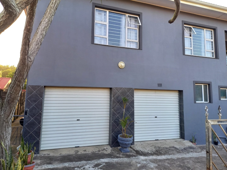 6 Bedroom Property for Sale in Umtentweni KwaZulu-Natal