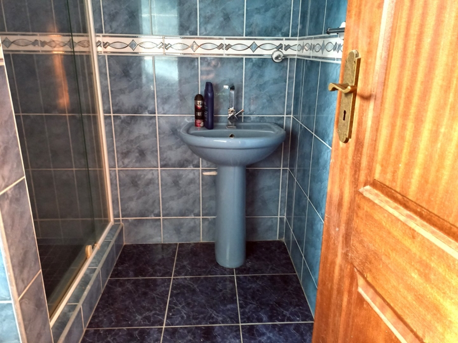 6 Bedroom Property for Sale in Umtentweni KwaZulu-Natal