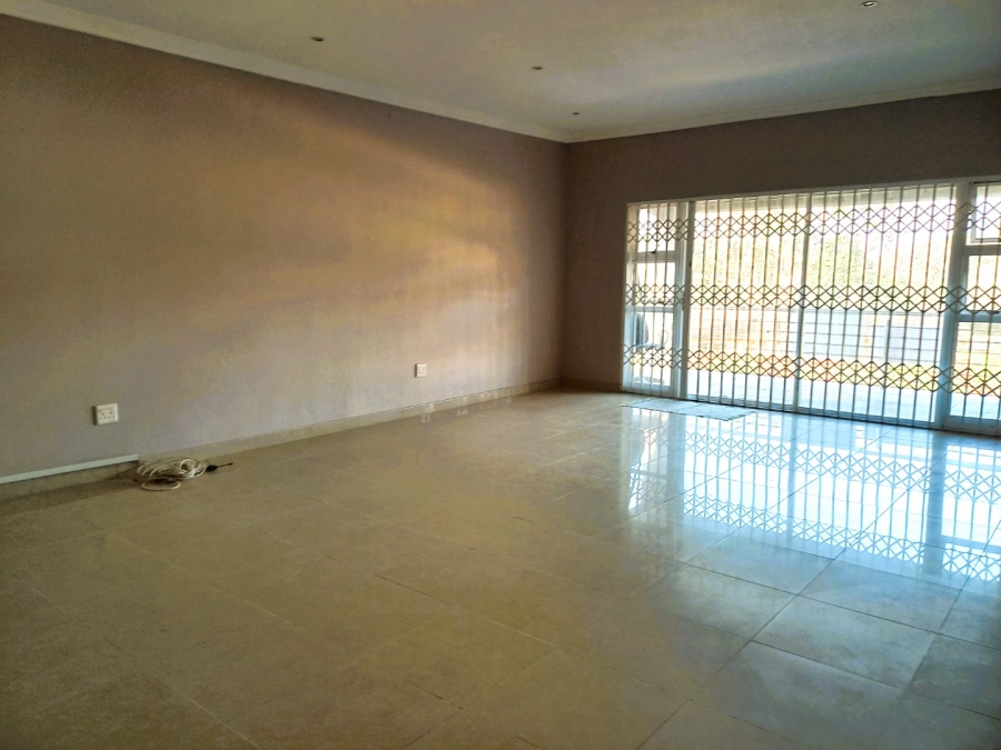 6 Bedroom Property for Sale in Umtentweni KwaZulu-Natal