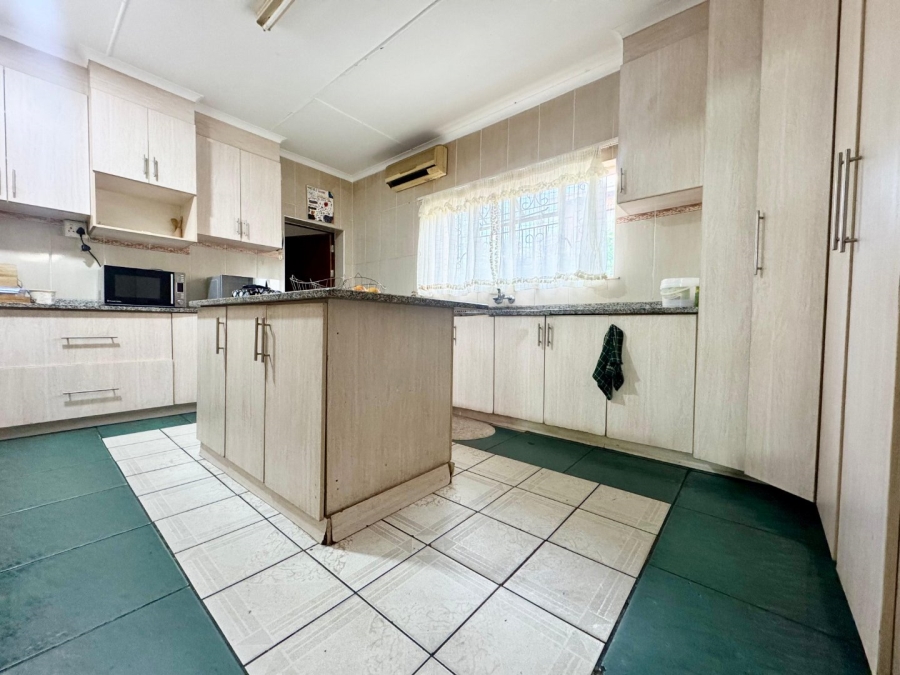 4 Bedroom Property for Sale in Lennoxton KwaZulu-Natal