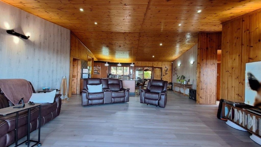 3 Bedroom Property for Sale in Southport KwaZulu-Natal