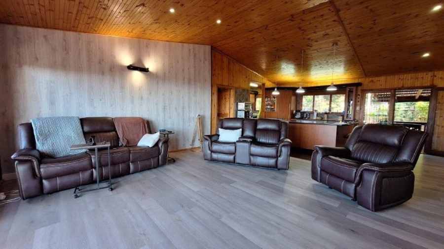 3 Bedroom Property for Sale in Southport KwaZulu-Natal