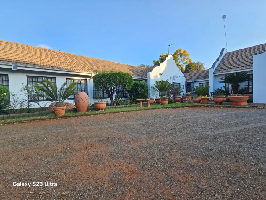5 Bedroom Property for Sale in Sunnyridge KwaZulu-Natal