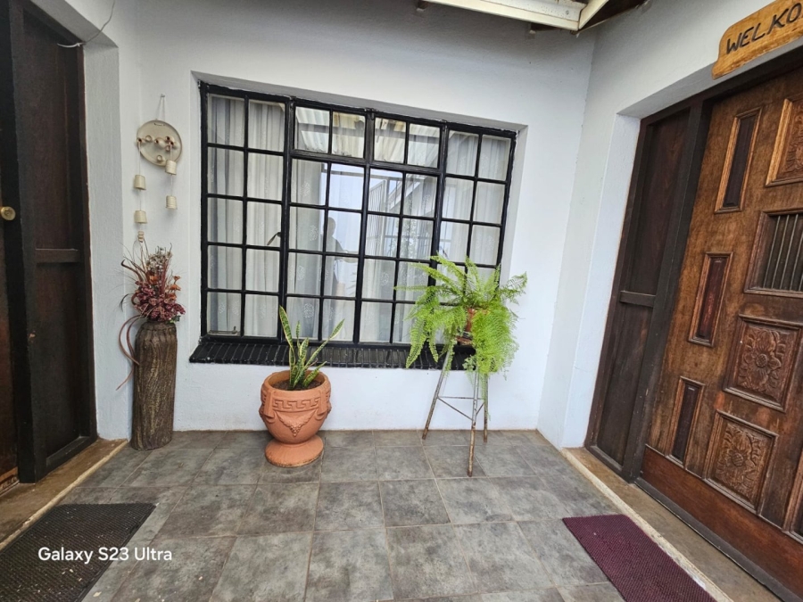 5 Bedroom Property for Sale in Sunnyridge KwaZulu-Natal
