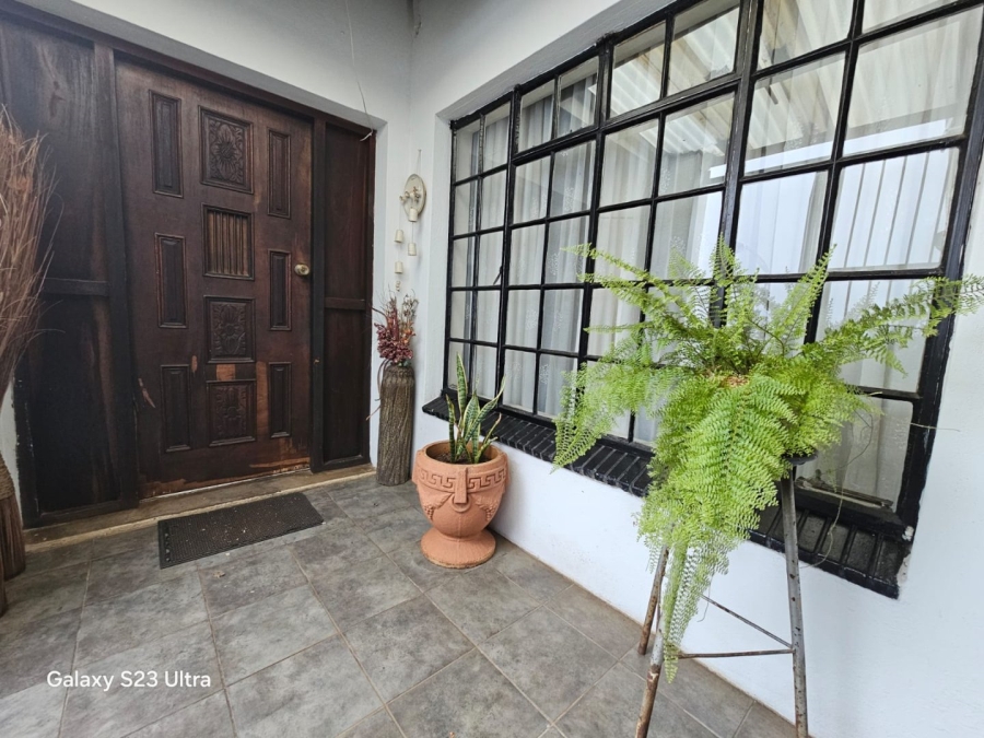 5 Bedroom Property for Sale in Sunnyridge KwaZulu-Natal