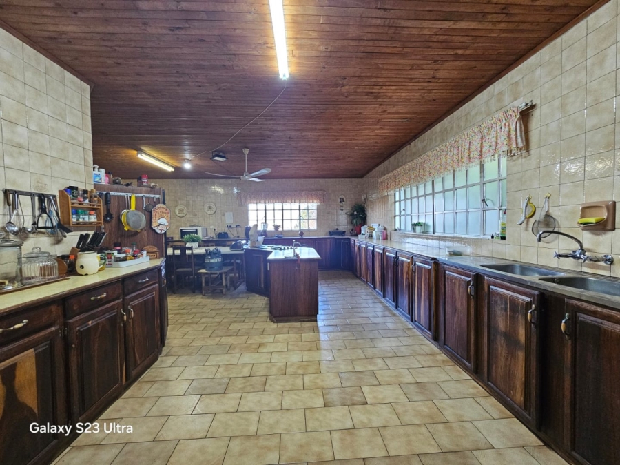 5 Bedroom Property for Sale in Sunnyridge KwaZulu-Natal
