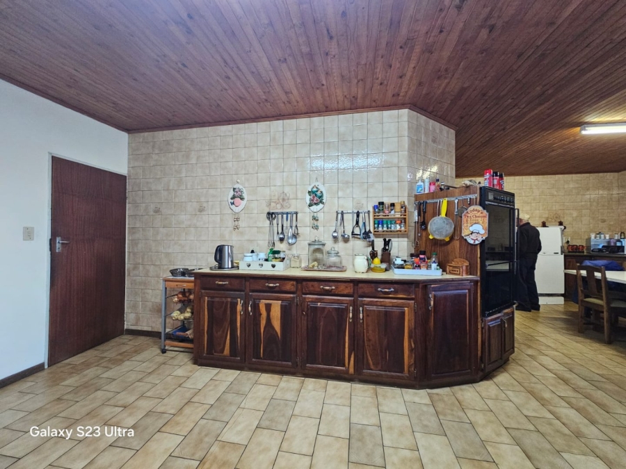 5 Bedroom Property for Sale in Sunnyridge KwaZulu-Natal