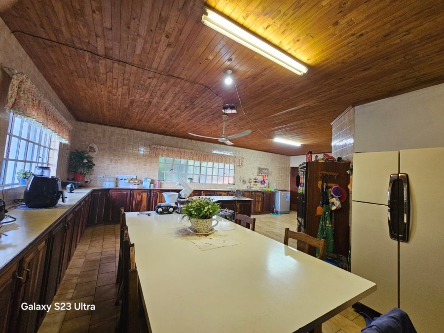 5 Bedroom Property for Sale in Sunnyridge KwaZulu-Natal