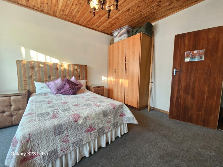 5 Bedroom Property for Sale in Sunnyridge KwaZulu-Natal