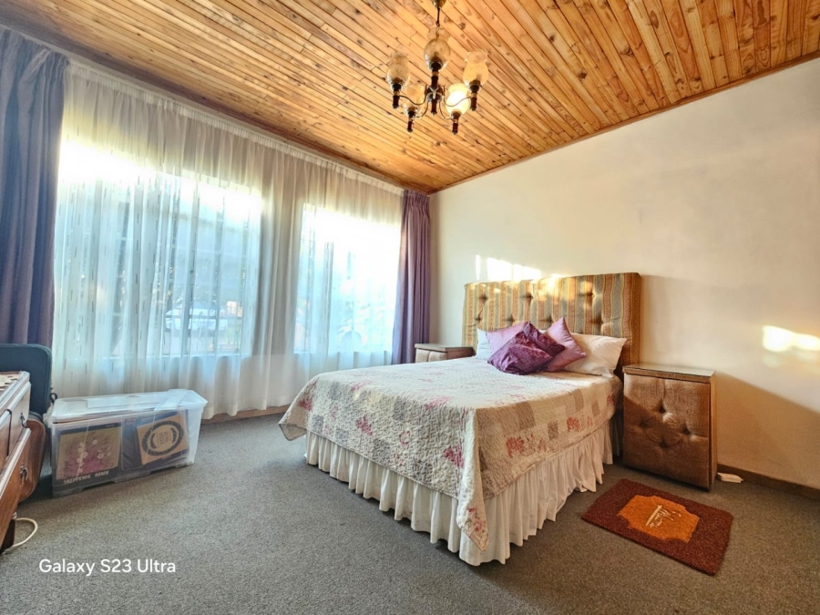 5 Bedroom Property for Sale in Sunnyridge KwaZulu-Natal