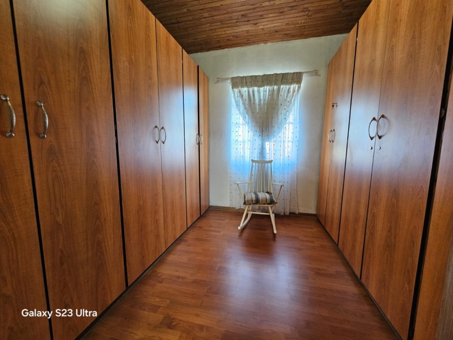 5 Bedroom Property for Sale in Sunnyridge KwaZulu-Natal