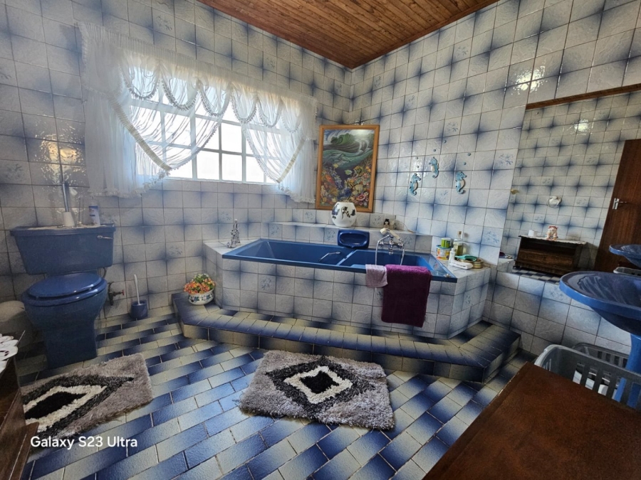 5 Bedroom Property for Sale in Sunnyridge KwaZulu-Natal