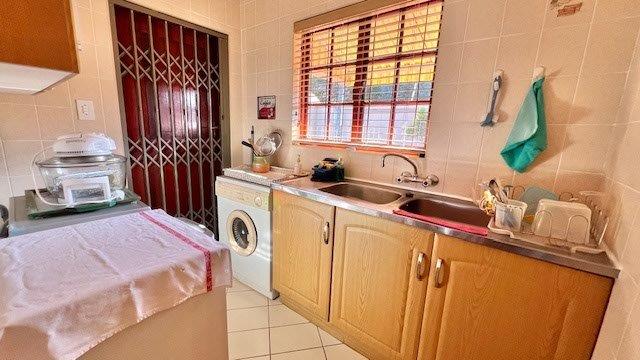 3 Bedroom Property for Sale in St Michaels On Sea KwaZulu-Natal