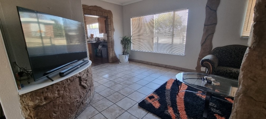 6 Bedroom Property for Sale in Pioneer Park KwaZulu-Natal