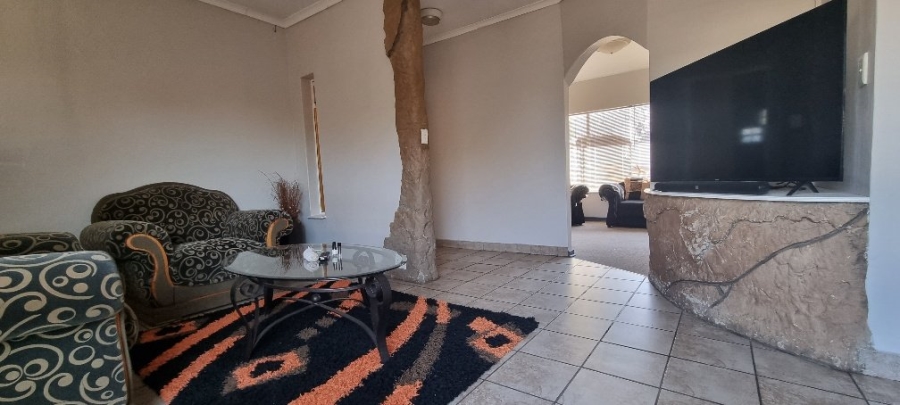 6 Bedroom Property for Sale in Pioneer Park KwaZulu-Natal