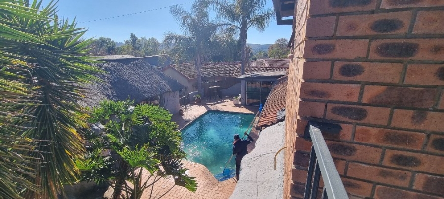 6 Bedroom Property for Sale in Pioneer Park KwaZulu-Natal