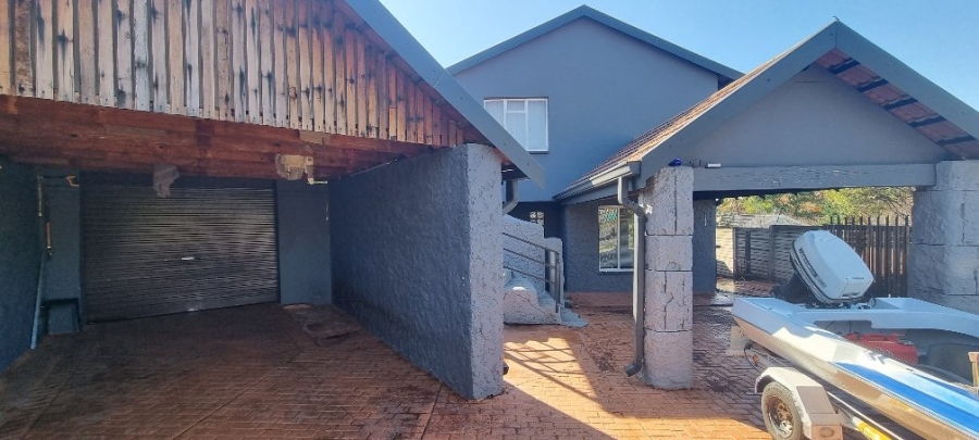 6 Bedroom Property for Sale in Pioneer Park KwaZulu-Natal