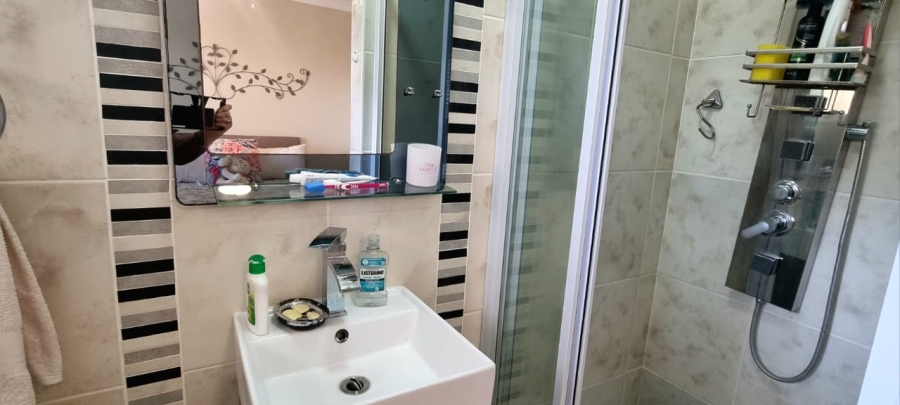 2 Bedroom Property for Sale in Manaba Beach KwaZulu-Natal