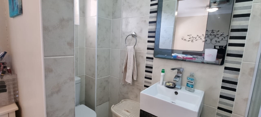 2 Bedroom Property for Sale in Manaba Beach KwaZulu-Natal