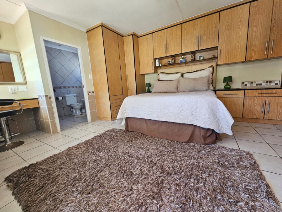 4 Bedroom Property for Sale in Scottburgh Central KwaZulu-Natal