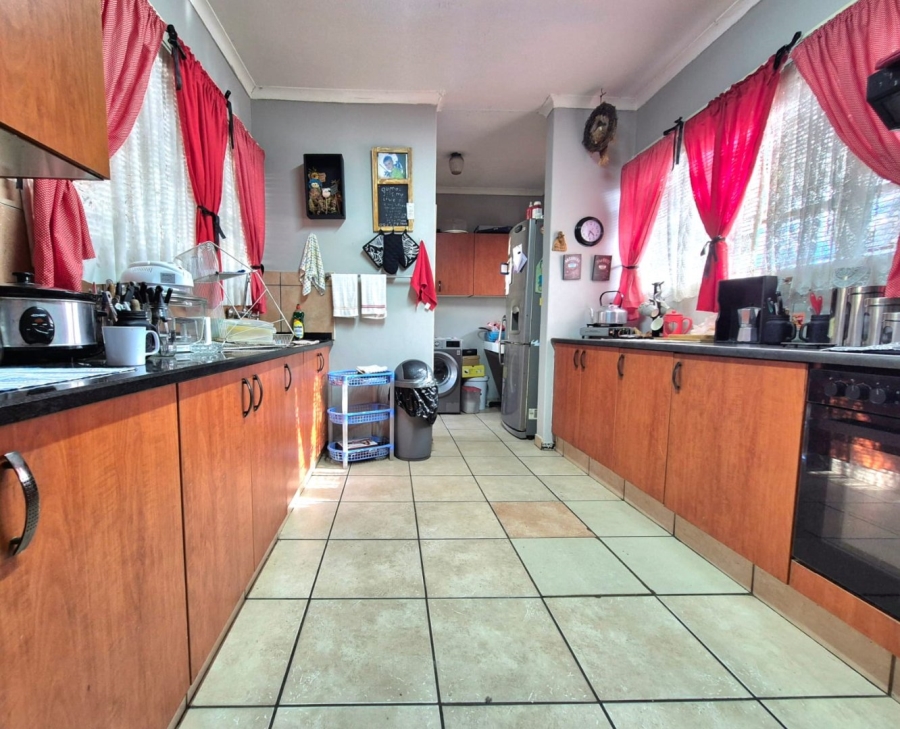 4 Bedroom Property for Sale in Pioneer Park KwaZulu-Natal