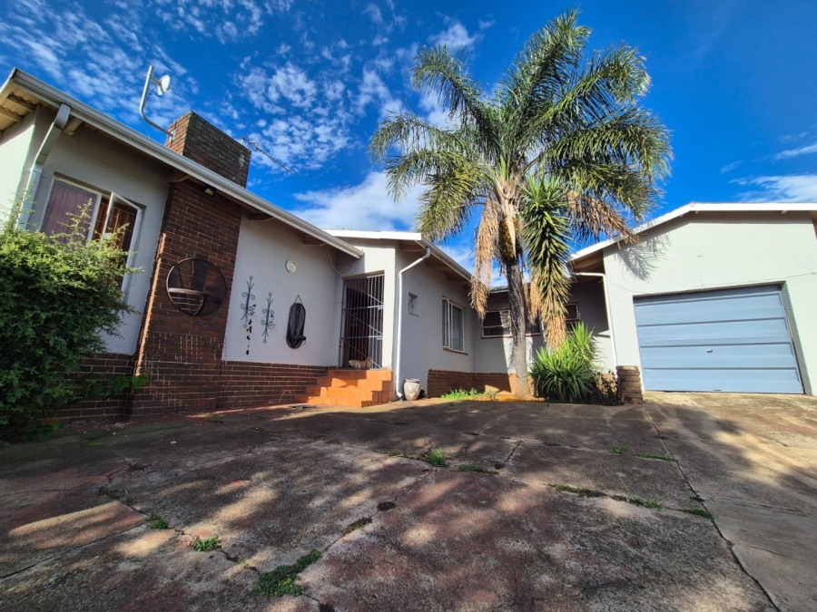 4 Bedroom Property for Sale in Pioneer Park KwaZulu-Natal