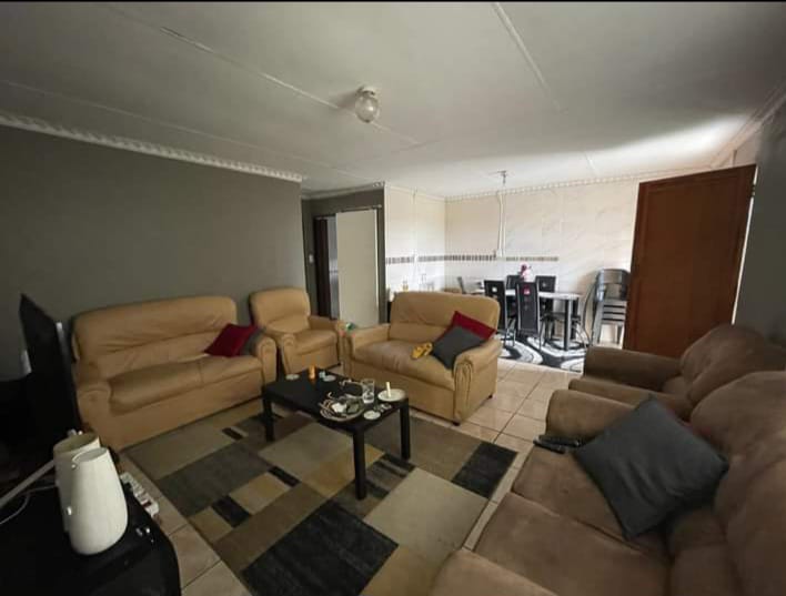 To Let 3 Bedroom Property for Rent in Newcastle KwaZulu-Natal
