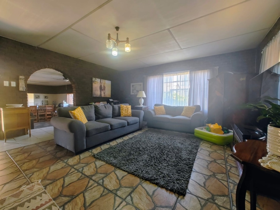 5 Bedroom Property for Sale in Glencoe KwaZulu-Natal