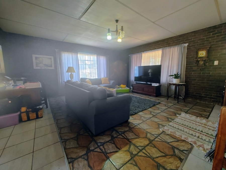 5 Bedroom Property for Sale in Glencoe KwaZulu-Natal