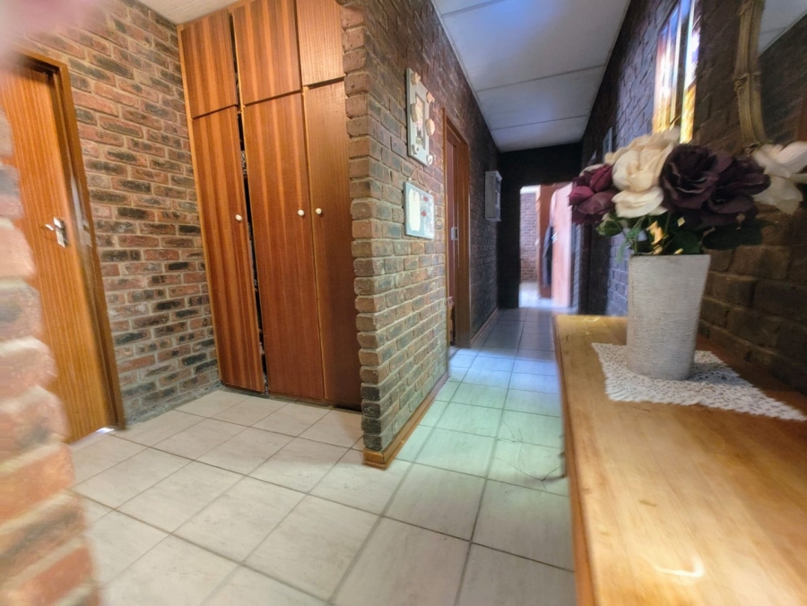 5 Bedroom Property for Sale in Glencoe KwaZulu-Natal