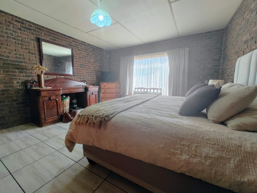 5 Bedroom Property for Sale in Glencoe KwaZulu-Natal